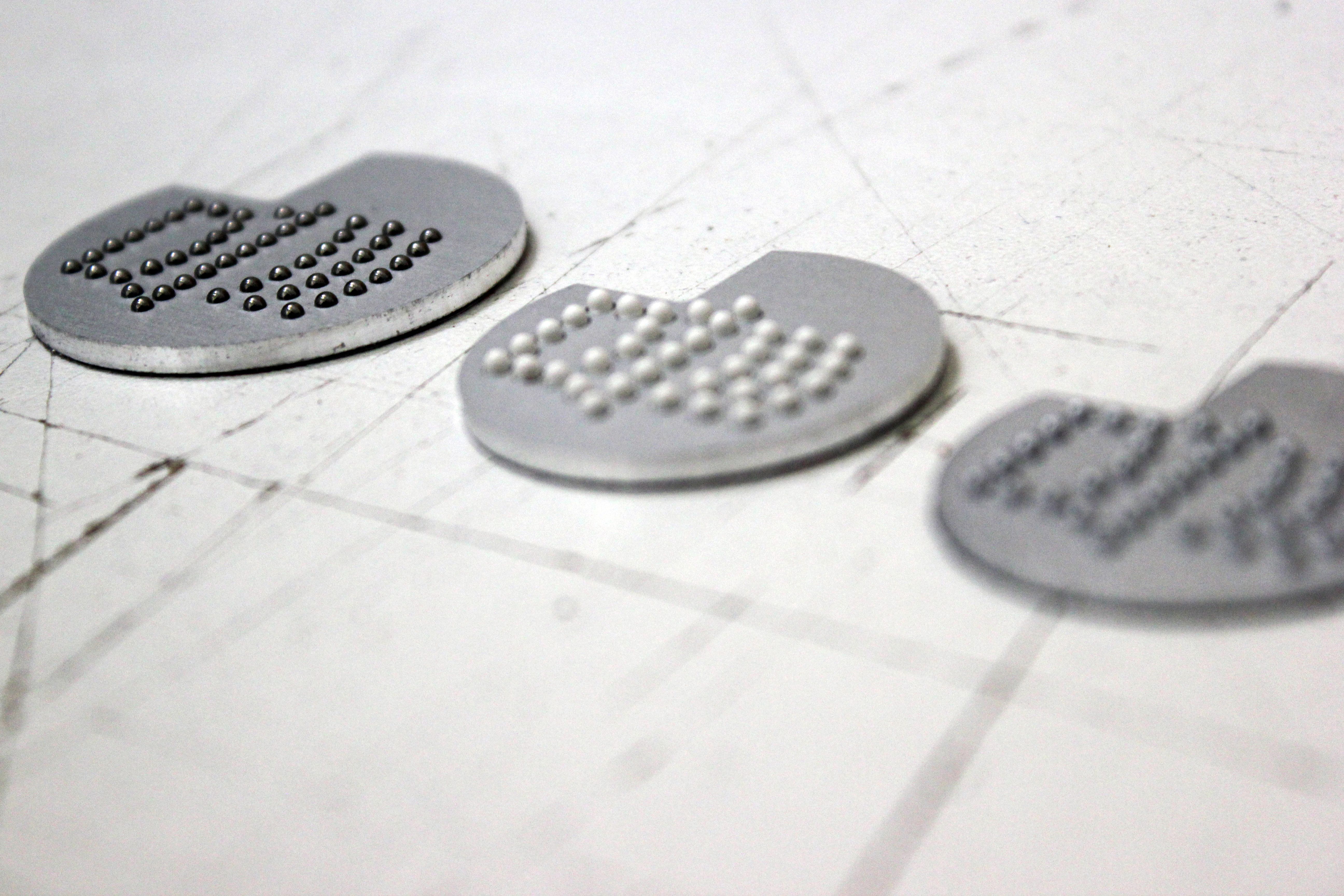 3 targhe in scrittura braille